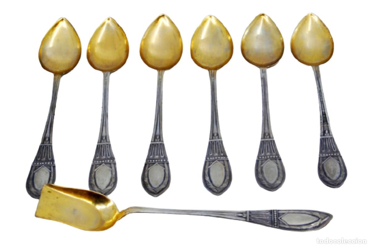 Antiques: Juego de 6 cucharillas de caf&eacute; y cuchara para az&uacute;car, en color plata.