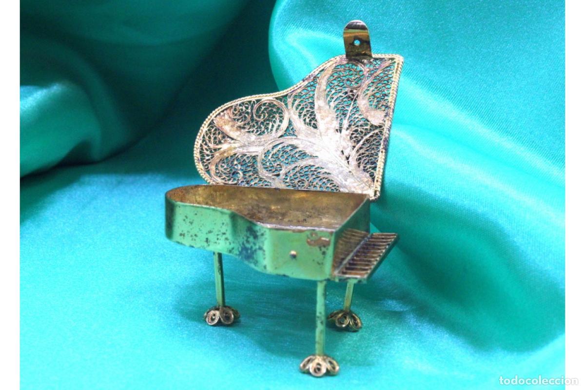 Antig&uuml;edades: Piano con filigrana de plata. - Foto 7