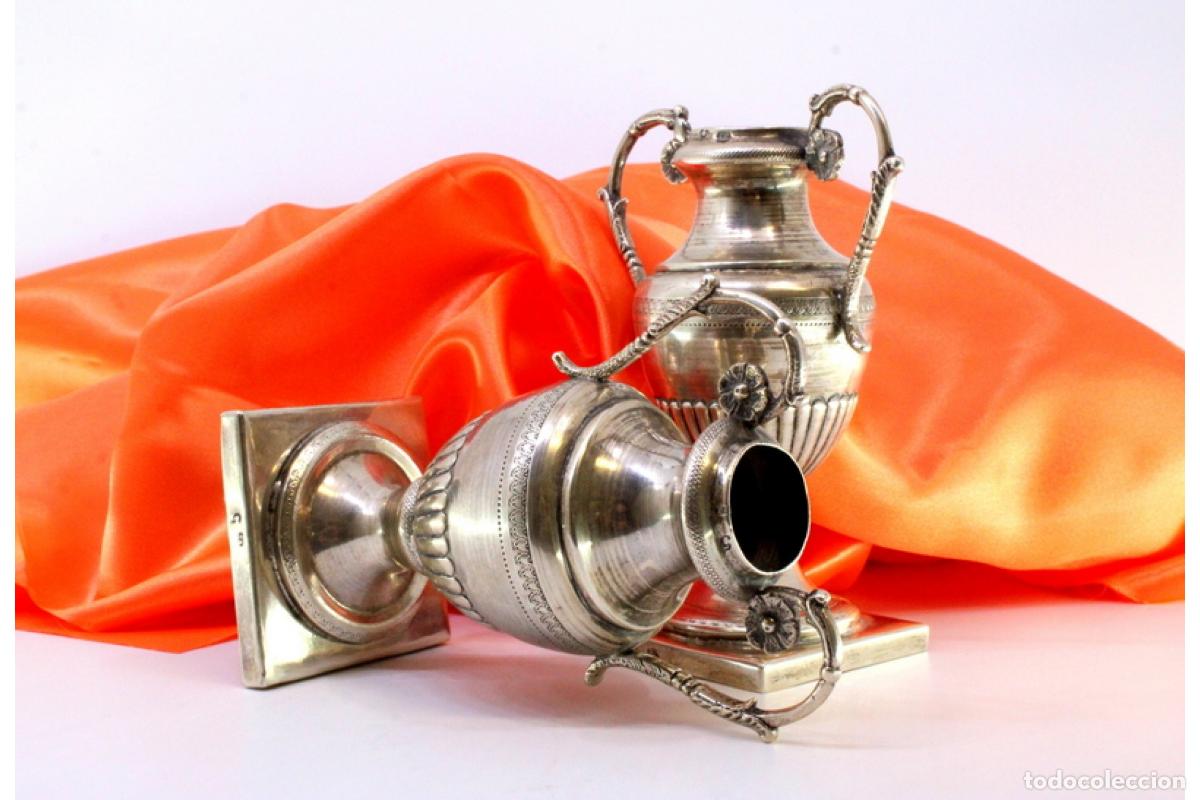 Antig&uuml;edades: Juego de jarrones de plata para altar - Foto 5