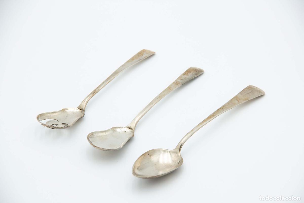 Antiques: Juego de 3 cucharas para servir, de plata.