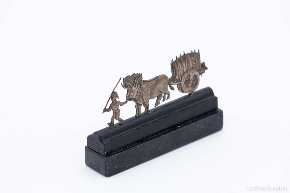 Antiques: Pisapapeles hechos de piedra, madera y plata.