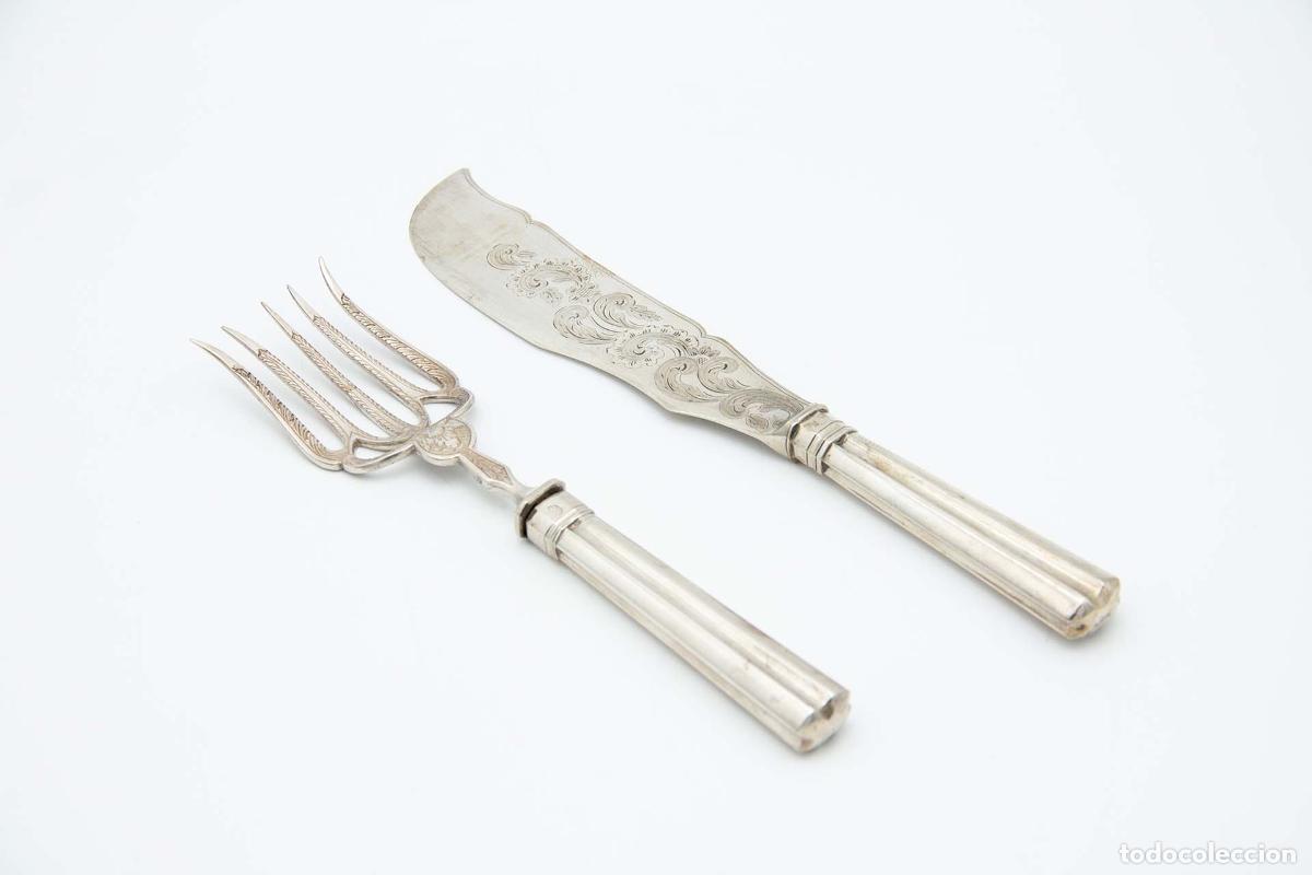 Antig&uuml;edades: Cuchillo y tenedor para pescado, de plata. - Foto 1