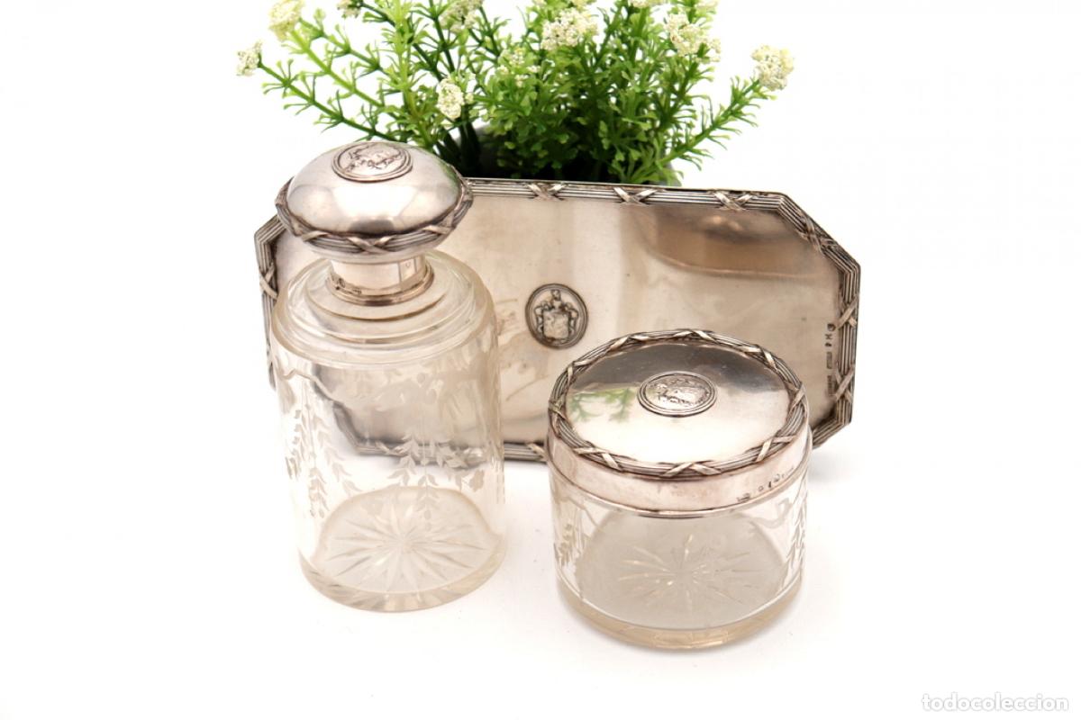 Antig&uuml;edades: Conjunto de belleza de plata - Foto 3