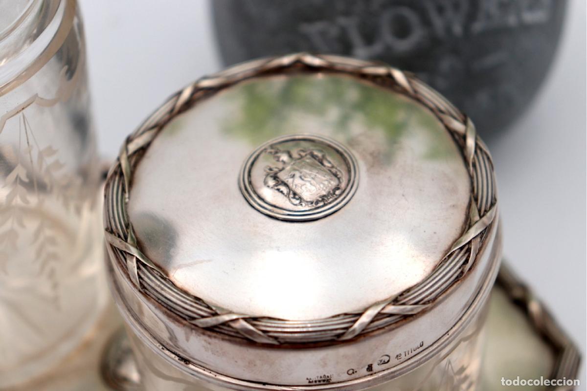 Antig&uuml;edades: Conjunto de belleza de plata - Foto 5