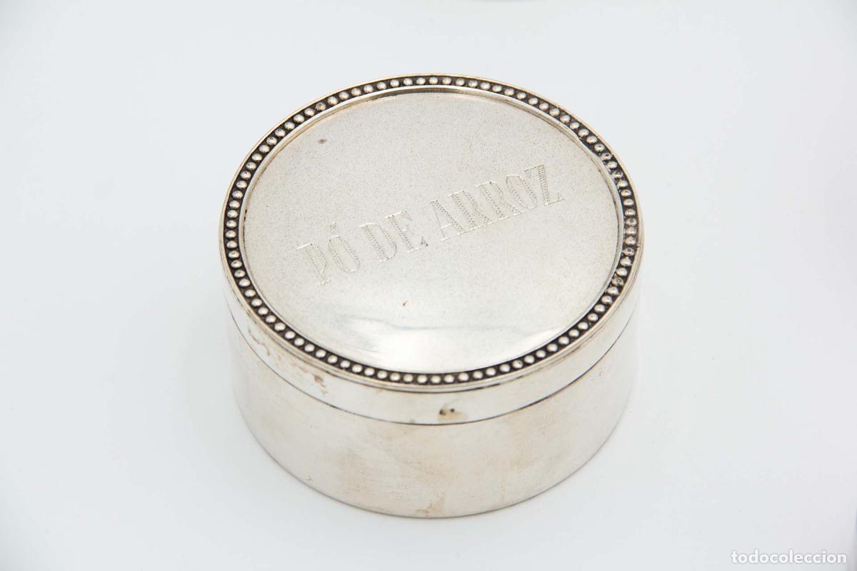 Antig&uuml;edades: Conjunto de belleza de plata - Foto 4