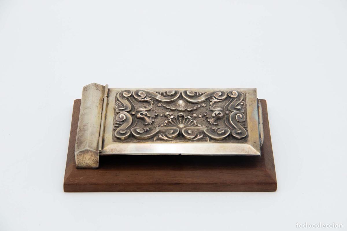 Antig&uuml;edades: Portacuadernillos/agenda, hecho de madera y plata.