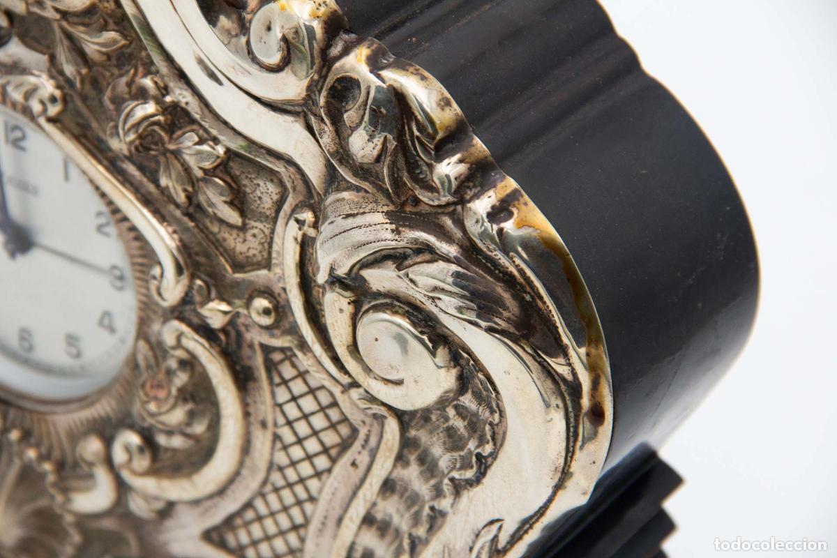 Antig&uuml;edades: Reloj de madera y plata - Foto 3