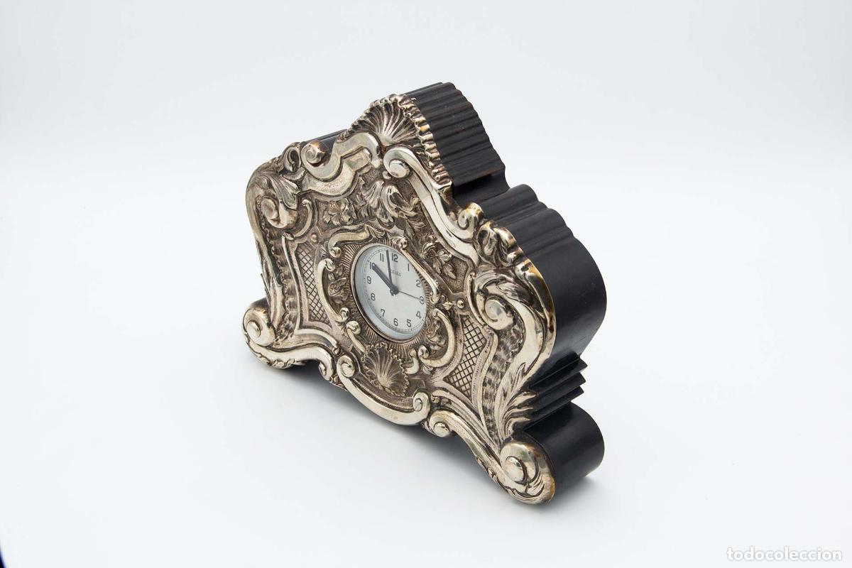 Antig&uuml;edades: Reloj de madera y plata - Foto 5