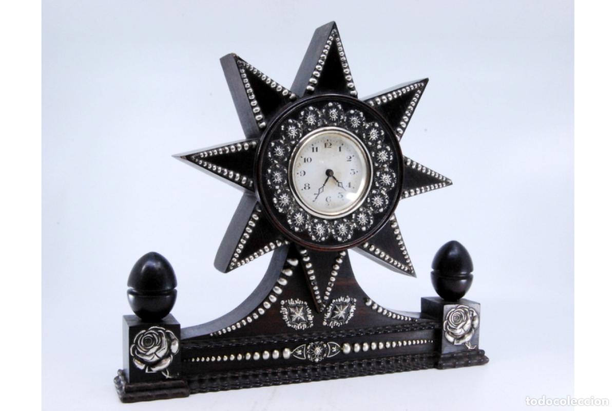Antig&uuml;edades: Reloj de madera y plata - Foto 2
