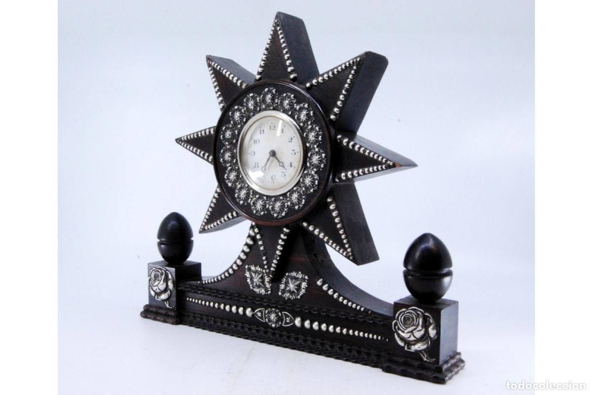 Antig&uuml;edades: Reloj de madera y plata - Foto 3