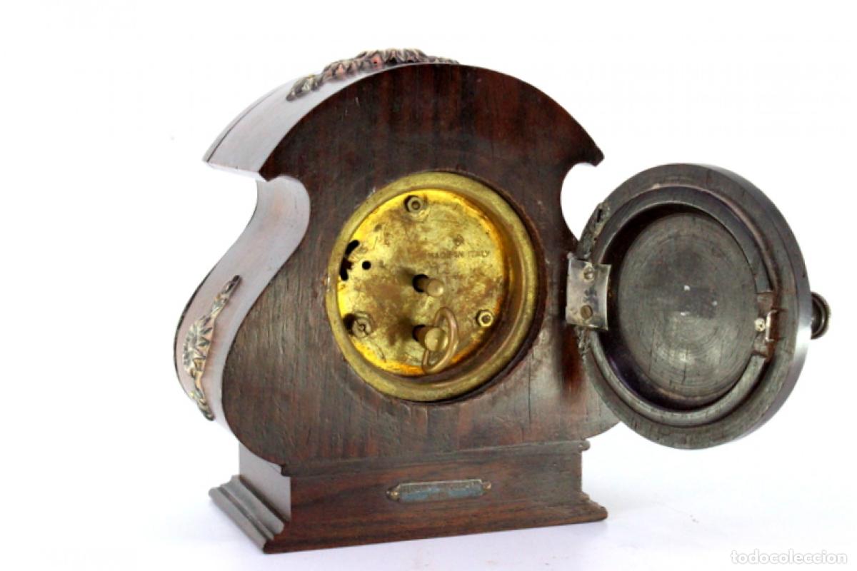 Antig&uuml;edades: Reloj de mesa, de madera y plata. - Foto 3