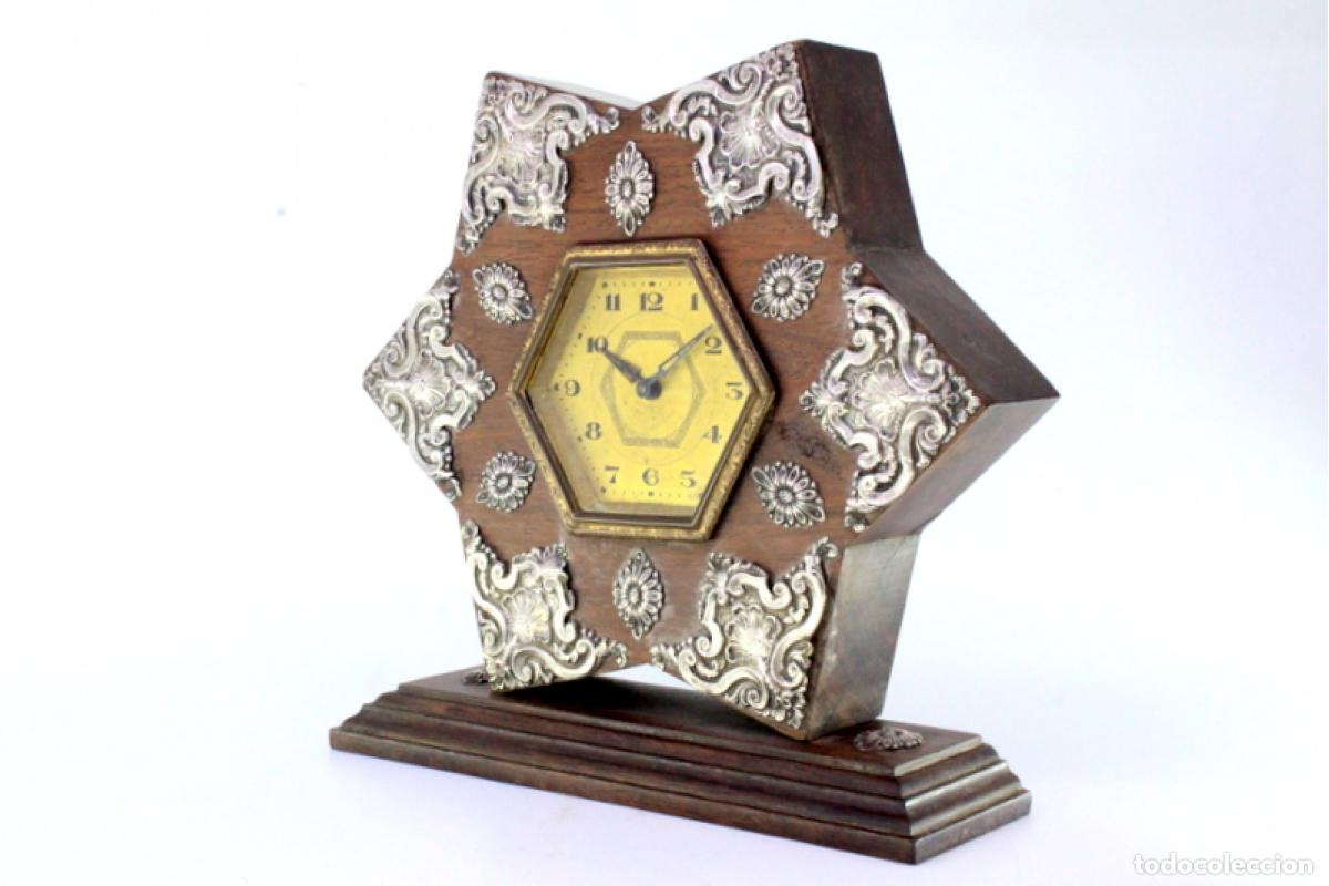 Antig&uuml;edades: Reloj de madera y plata - Foto 2