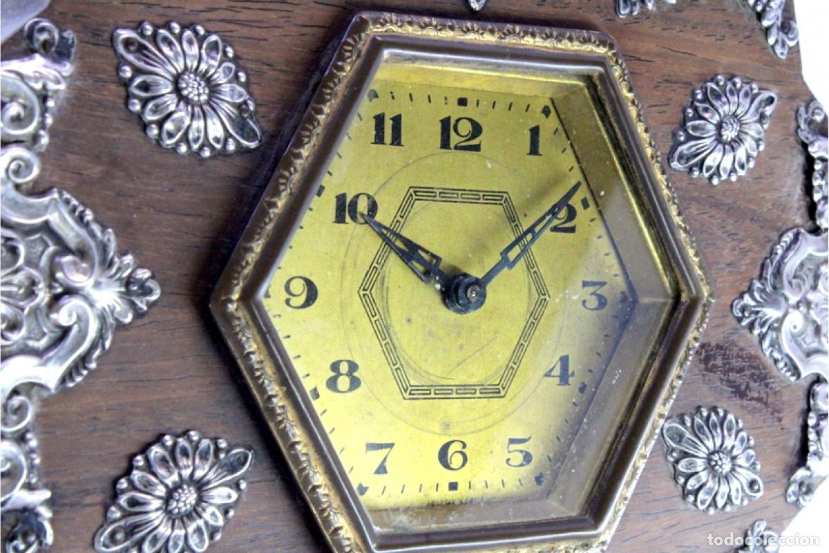 Antig&uuml;edades: Reloj de madera y plata - Foto 3