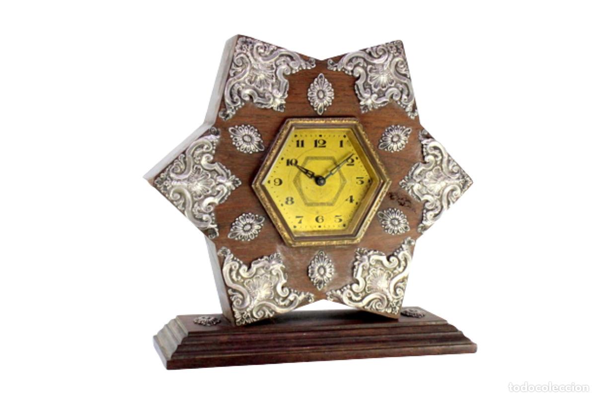 Antig&uuml;edades: Reloj de madera y plata - Foto 1