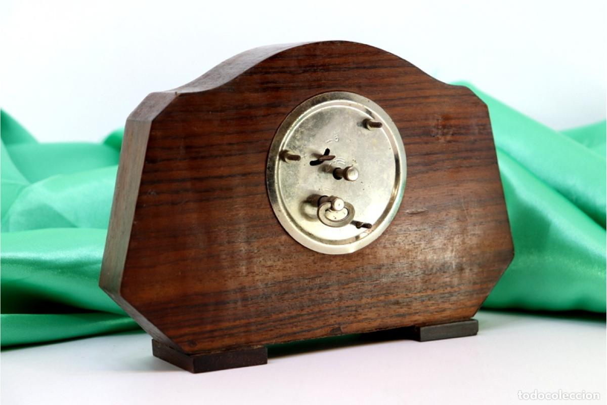 Antig&uuml;edades: Reloj de mesa, de madera y plata. - Foto 5