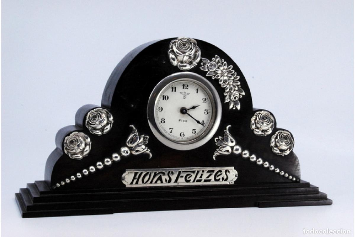 Antig&uuml;edades: Reloj de mesa, de madera y plata. - Foto 3