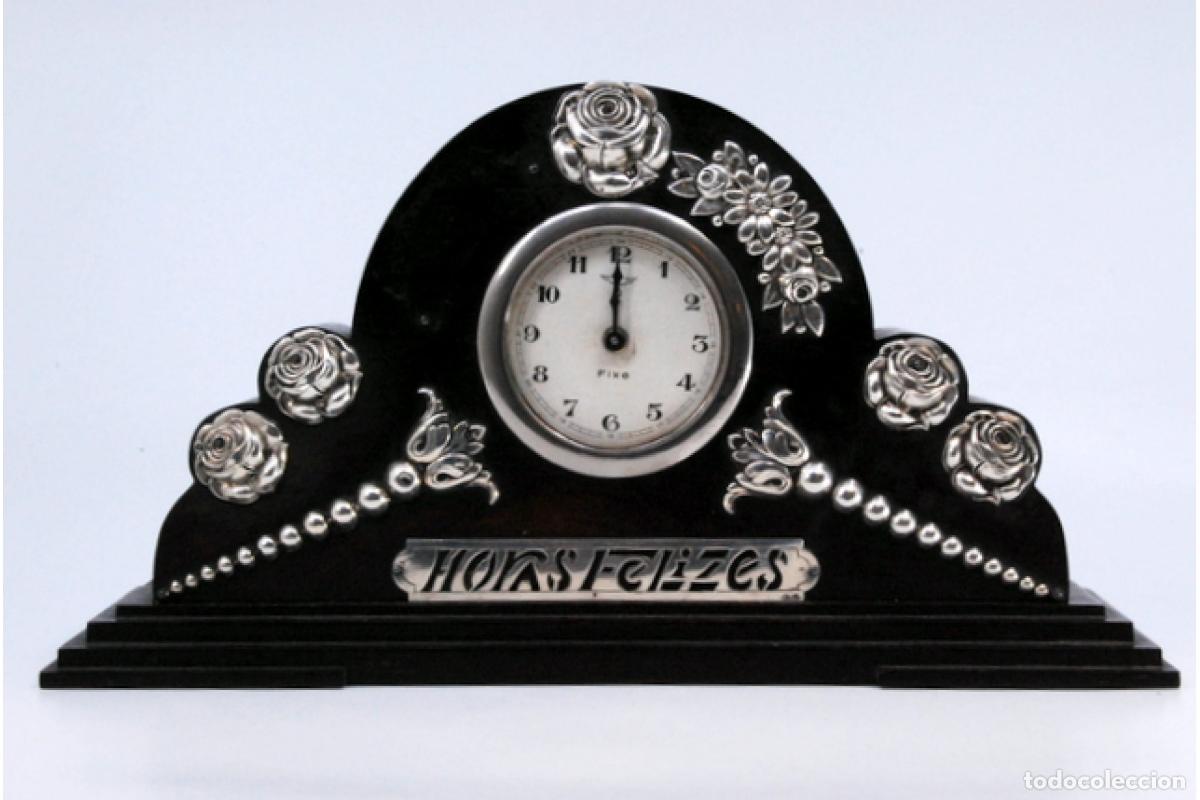 Antig&uuml;edades: Reloj de mesa, de madera y plata. - Foto 4