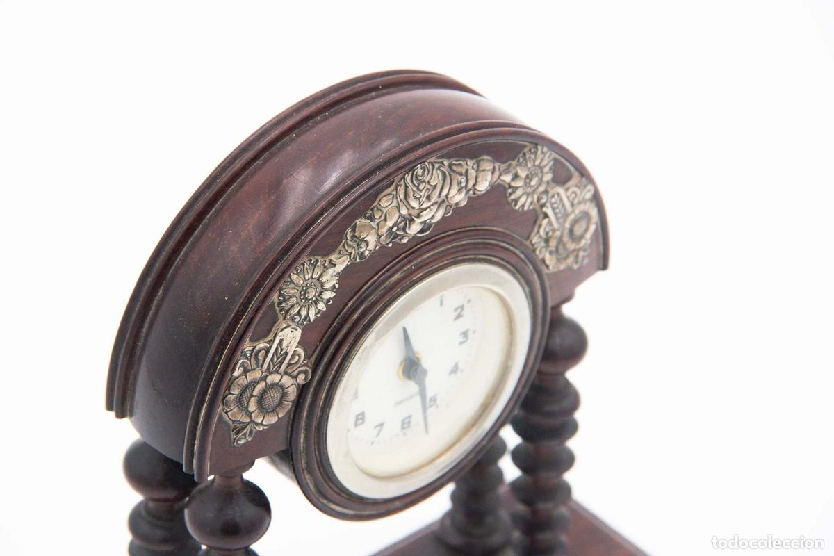 Antig&uuml;edades: Reloj de madera y plata - Foto 2