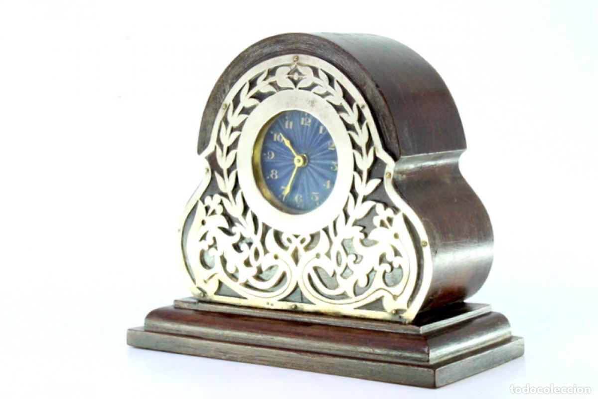 Antig&uuml;edades: Reloj de madera y plata - Foto 6