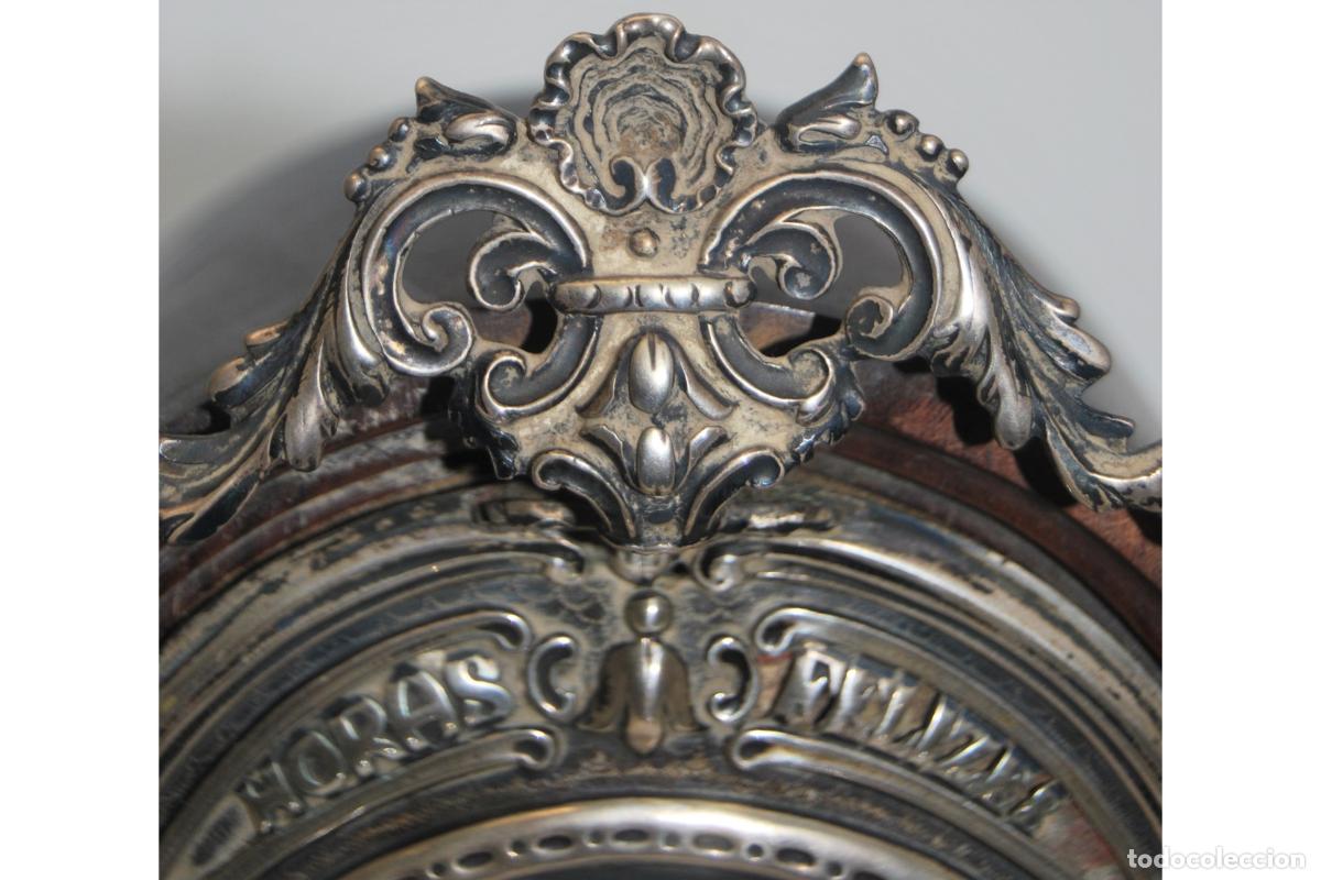 Antig&uuml;edades: Reloj despertador, de madera y plata. - Foto 4