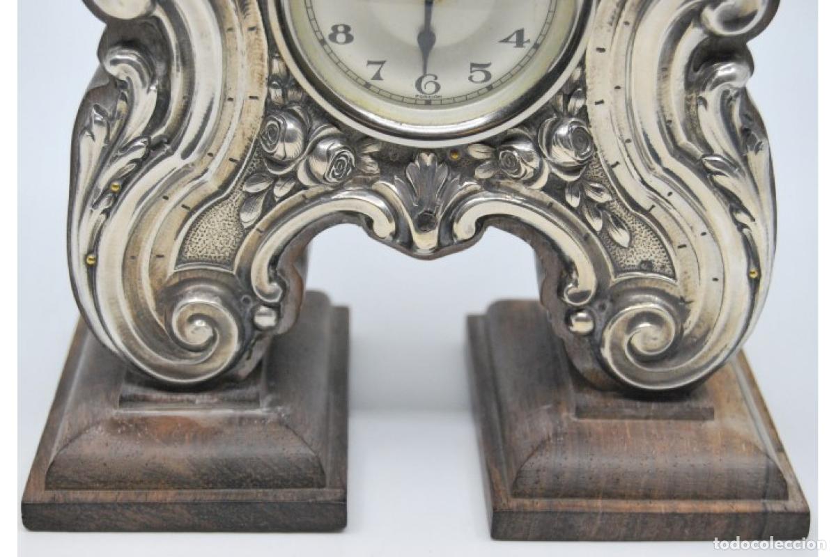 Antig&uuml;edades: Reloj de mesa, de madera y plata. - Foto 5