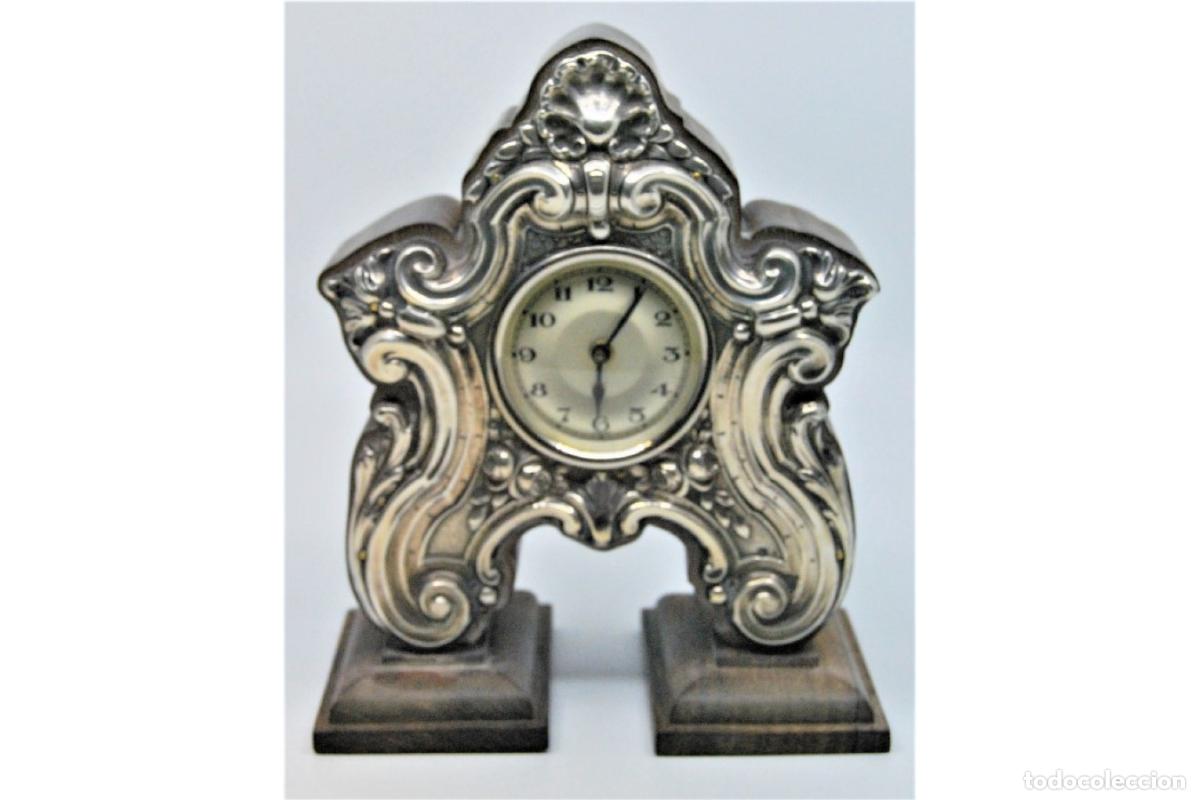 Antig&uuml;edades: Reloj de mesa, de madera y plata. - Foto 7