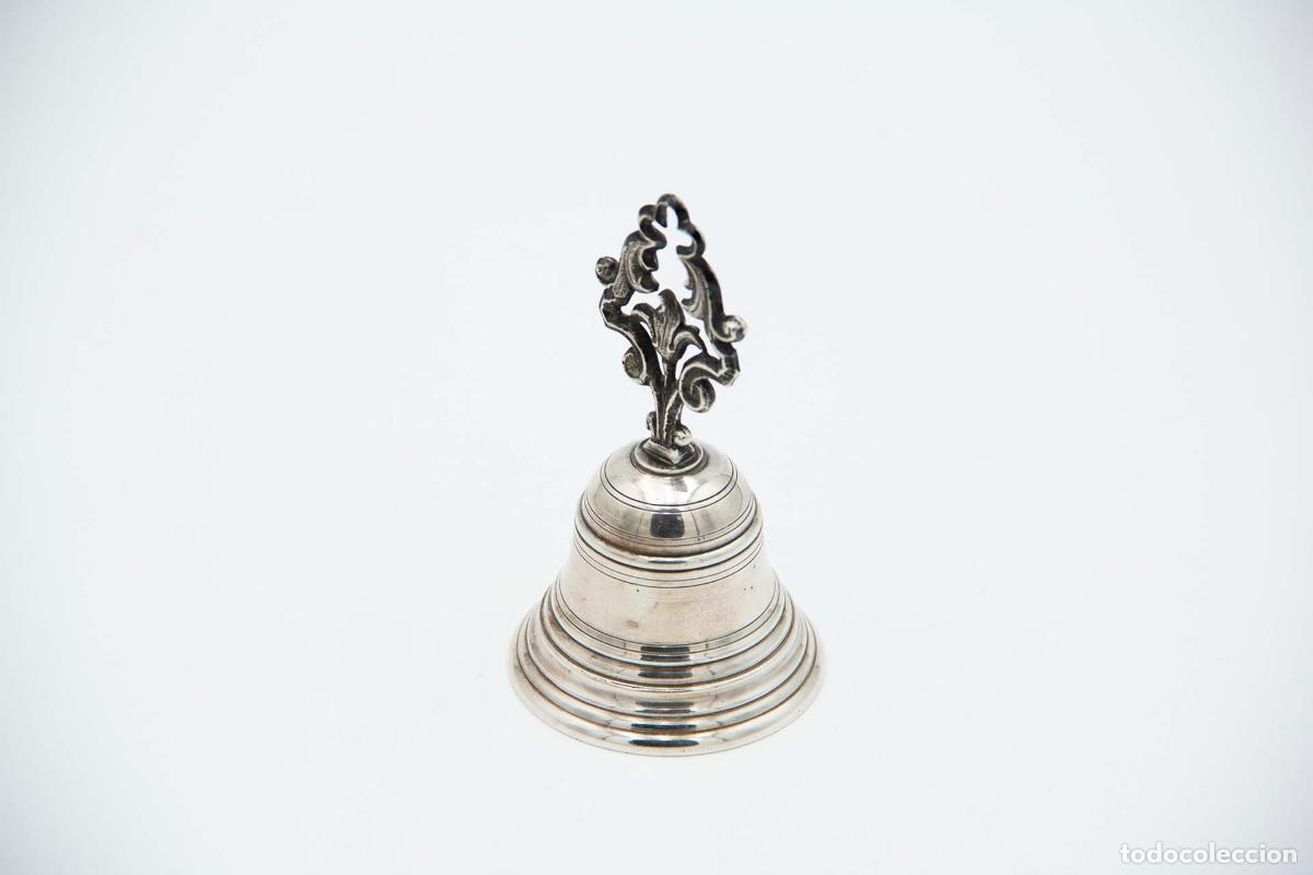 Antig&uuml;edades: Campana de plata - Foto 1