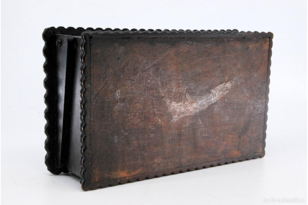 Antig&uuml;edades: Caja de tabaco, hecha de madera y plata. - Foto 5
