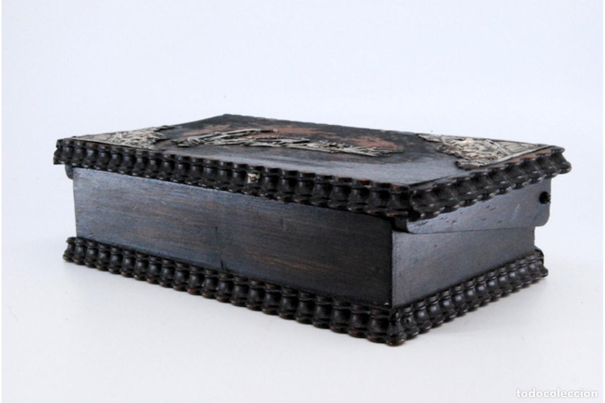 Antig&uuml;edades: Caja de tabaco, hecha de madera y plata. - Foto 8