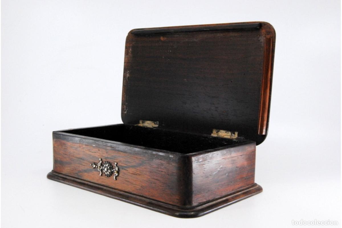 Antig&uuml;edades: Caja de tabaco, hecha de madera y plata. - Foto 6