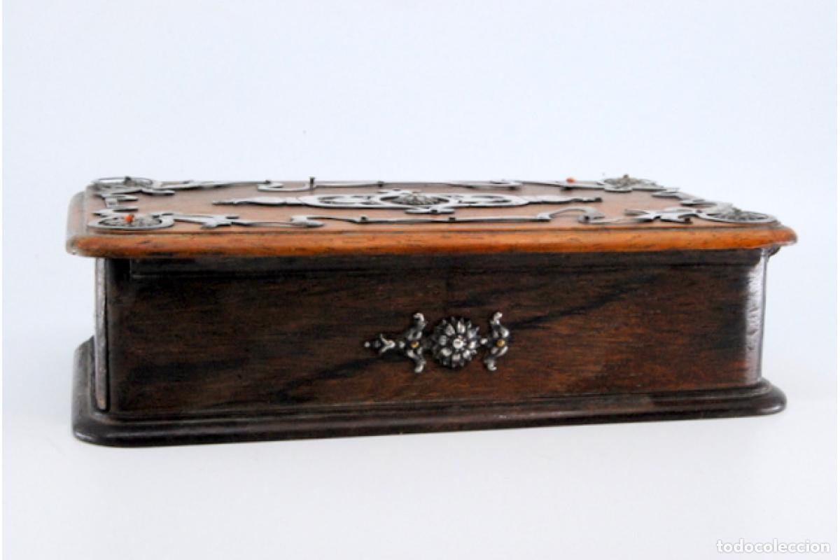 Antig&uuml;edades: Caja de tabaco, hecha de madera y plata. - Foto 10