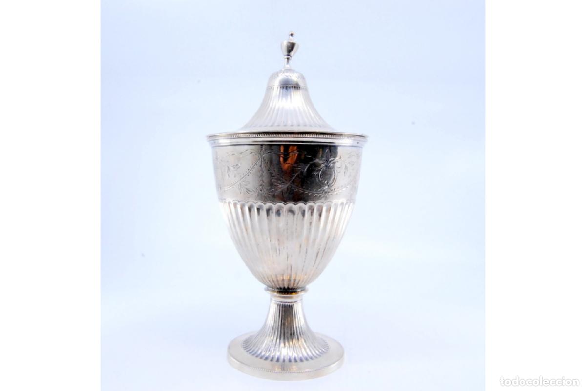 Antig&uuml;edades: bombonera de plata - Foto 2