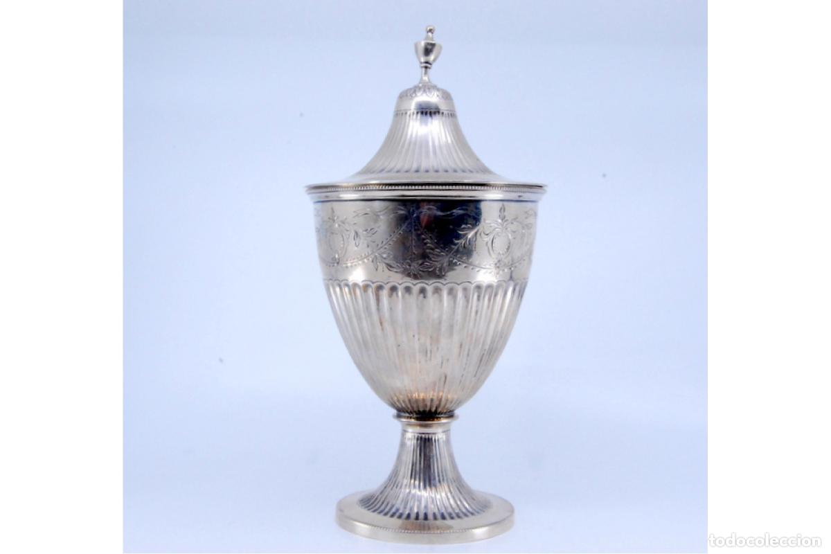 Antig&uuml;edades: bombonera de plata - Foto 3
