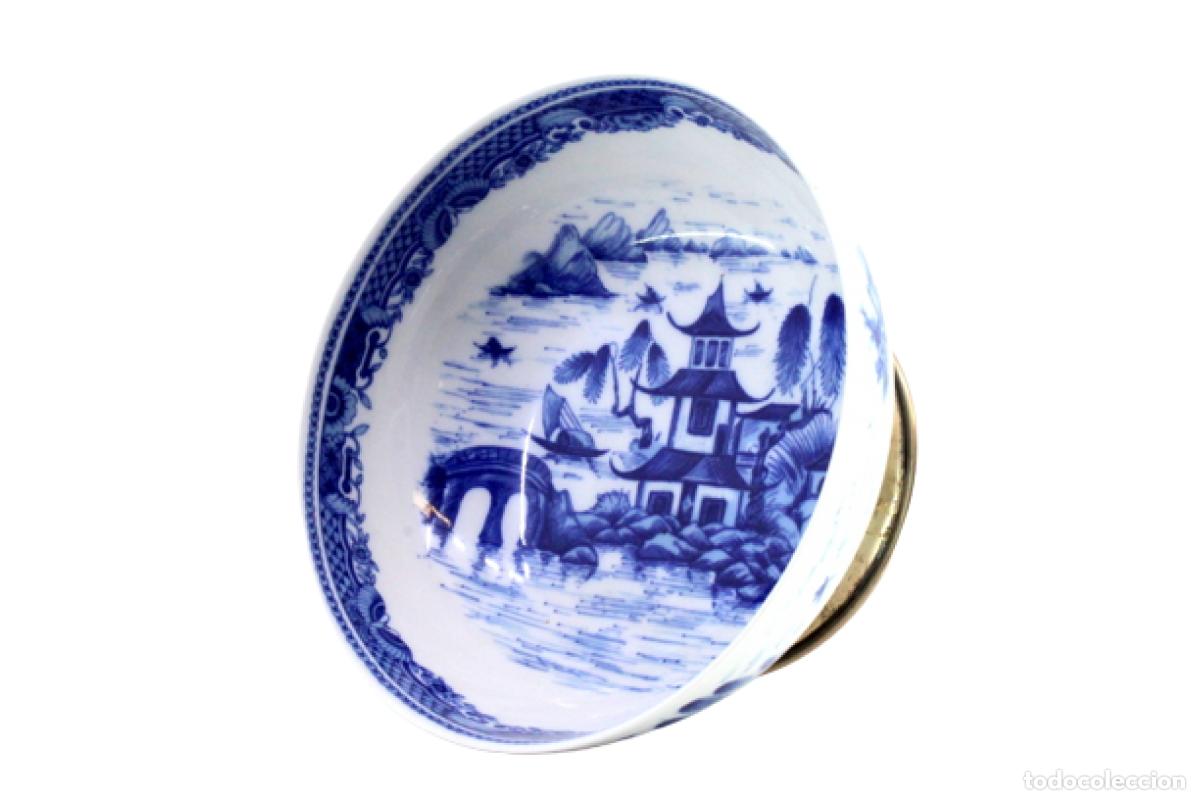 Antig&uuml;edades: Taza de porcelana y plata