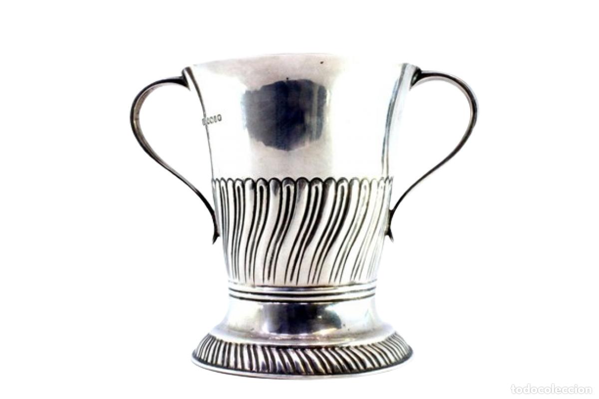 Antig&uuml;edades: copa de plata - Foto 1