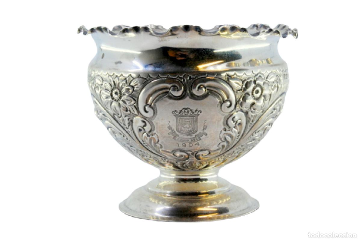 Antig&uuml;edades: copa de plata - Foto 1