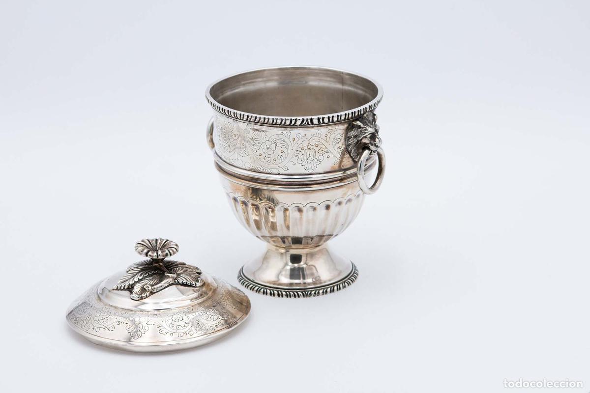 Antig&uuml;edades: urna de plata - Foto 3