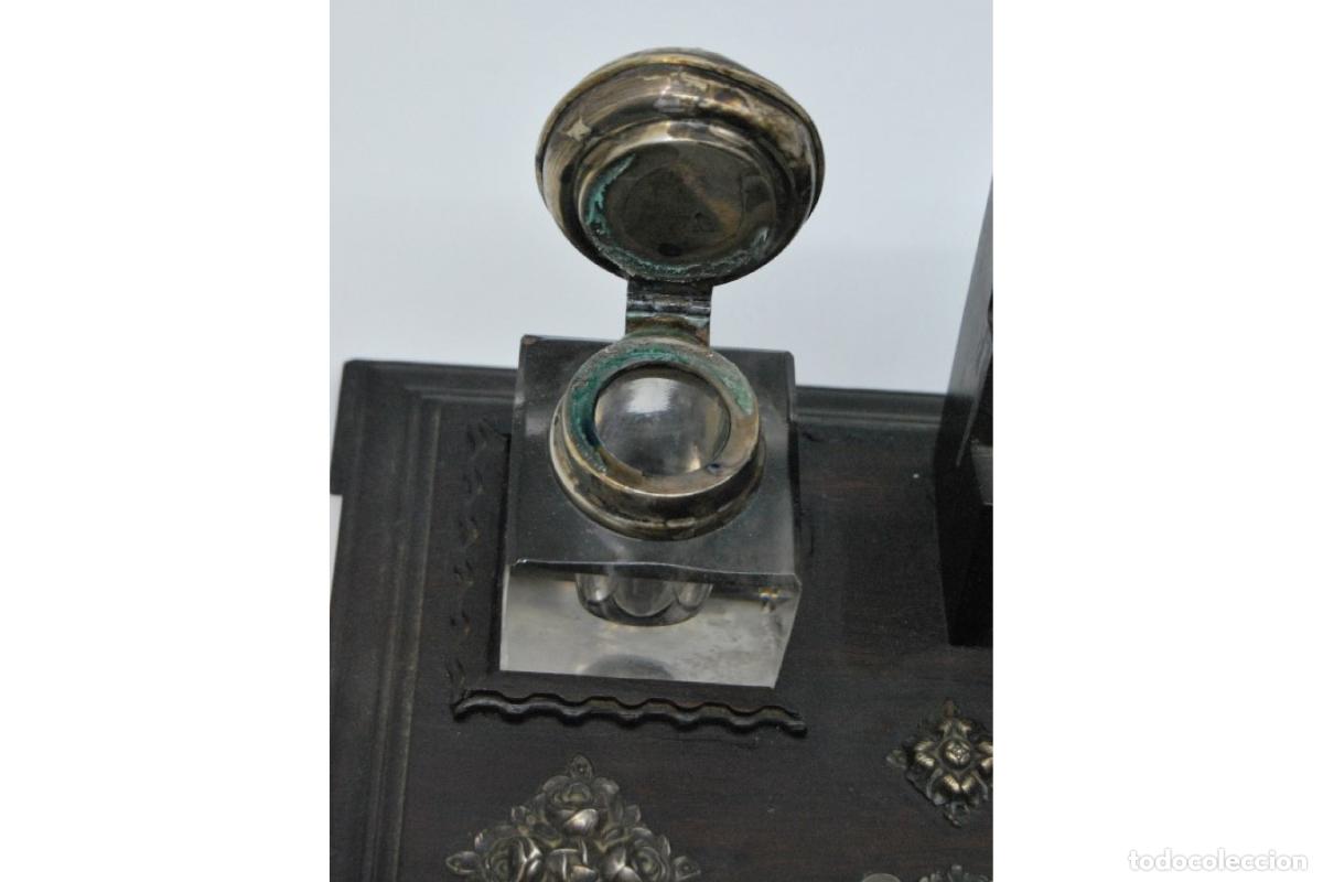Antig&uuml;edades: Juego de tinteros de madera y plata. - Foto 3