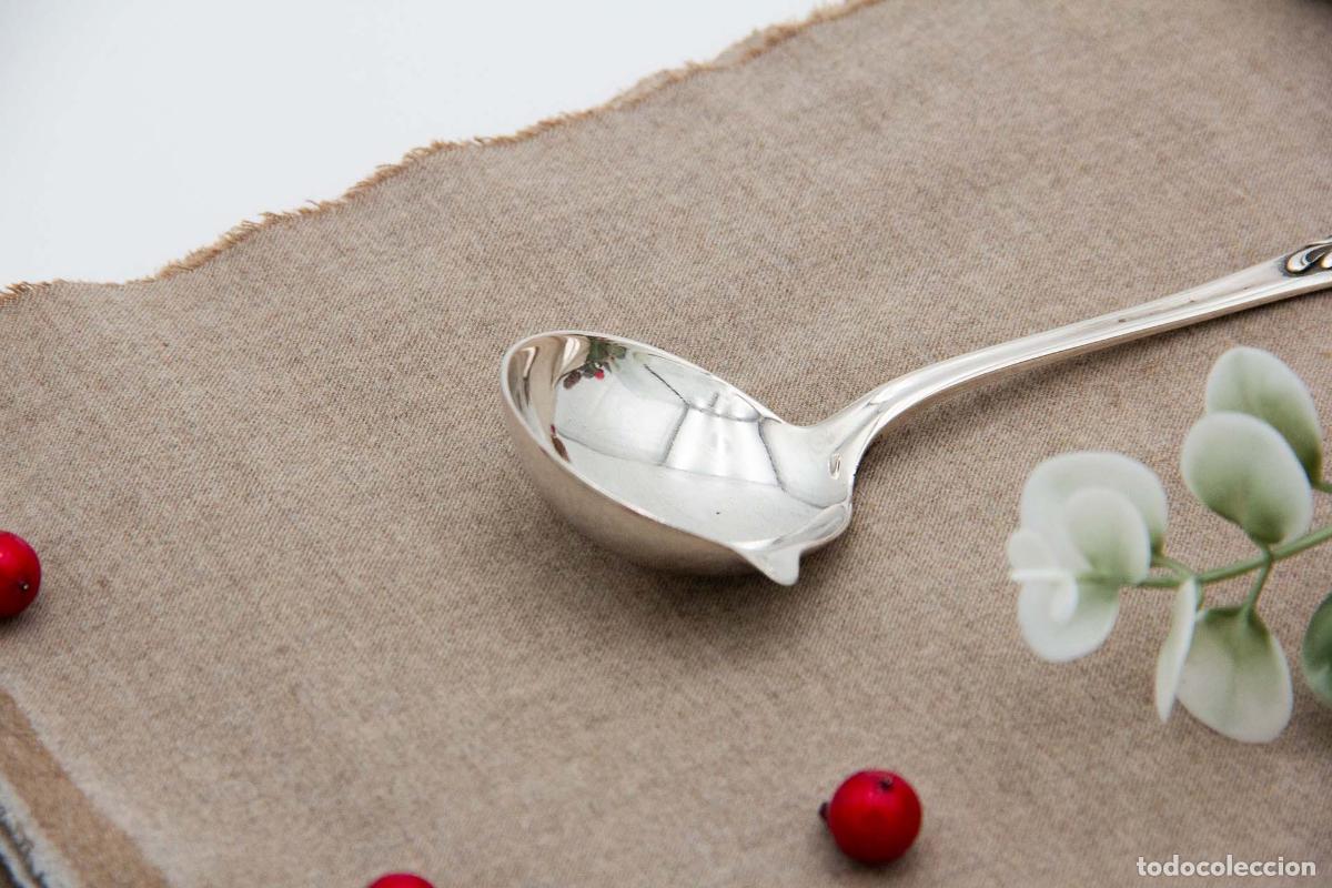 Antig&uuml;edades: cuchara de salsa de plata - Foto 2