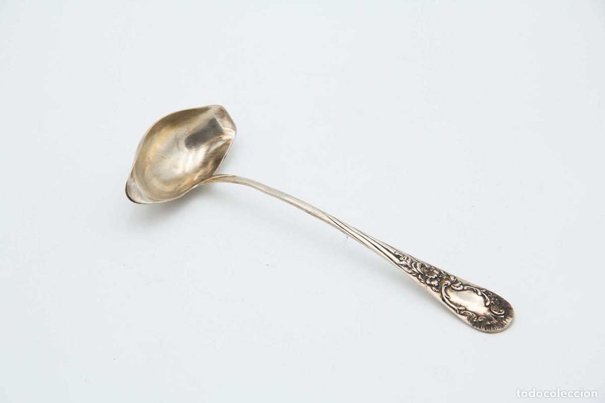 Antig&uuml;edades: cuchara de salsa de plata - Foto 1