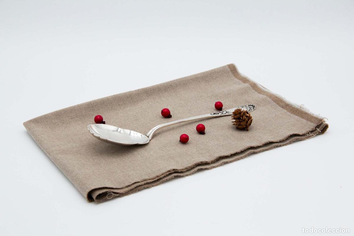 Antig&uuml;edades: cuchara de postre de plata - Foto 1