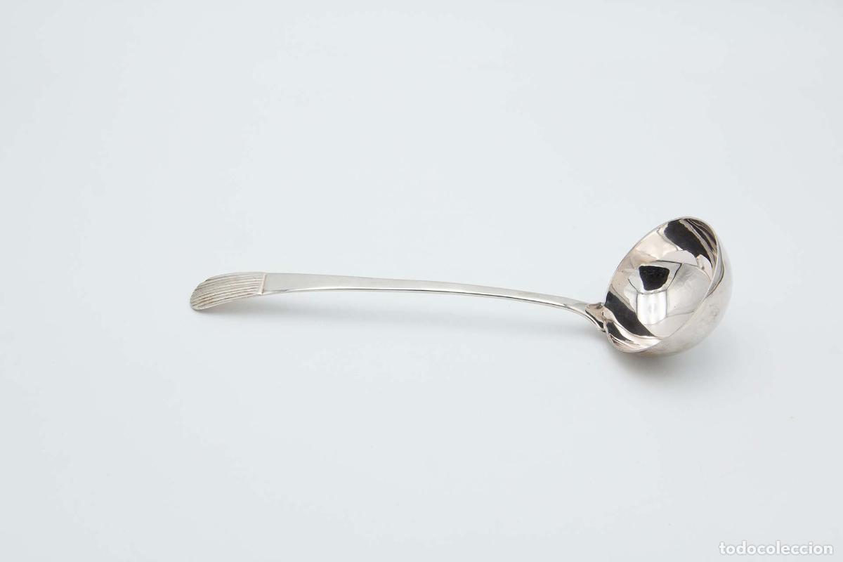 Antig&uuml;edades: Cuchar&oacute;n de sopa de plata - Foto 3