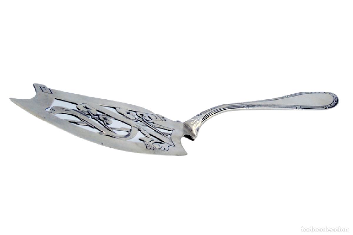 Antiguidades: Esp&aacute;tula de plata para pasteles - Flores y serpiente