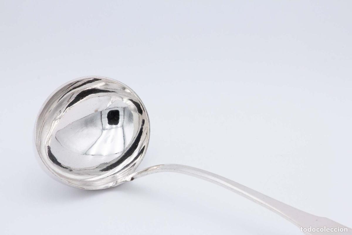 Antig&uuml;edades: Cuchar&oacute;n de sopa de plata - Foto 3