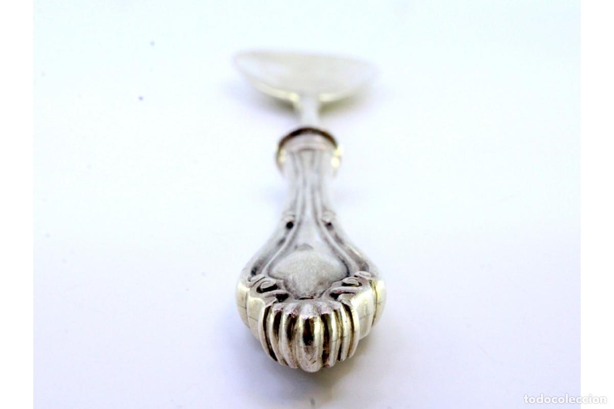 Antig&uuml;edades: cuchara de postre de plata - Foto 6