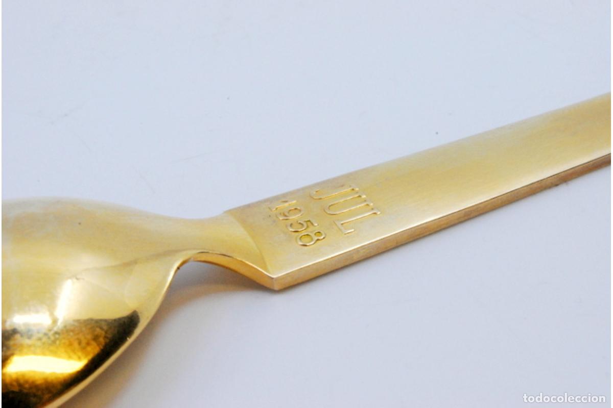 Antig&uuml;edades: Cuchara de postre de plata ba&ntilde;ada en oro - Navidad - Foto 3