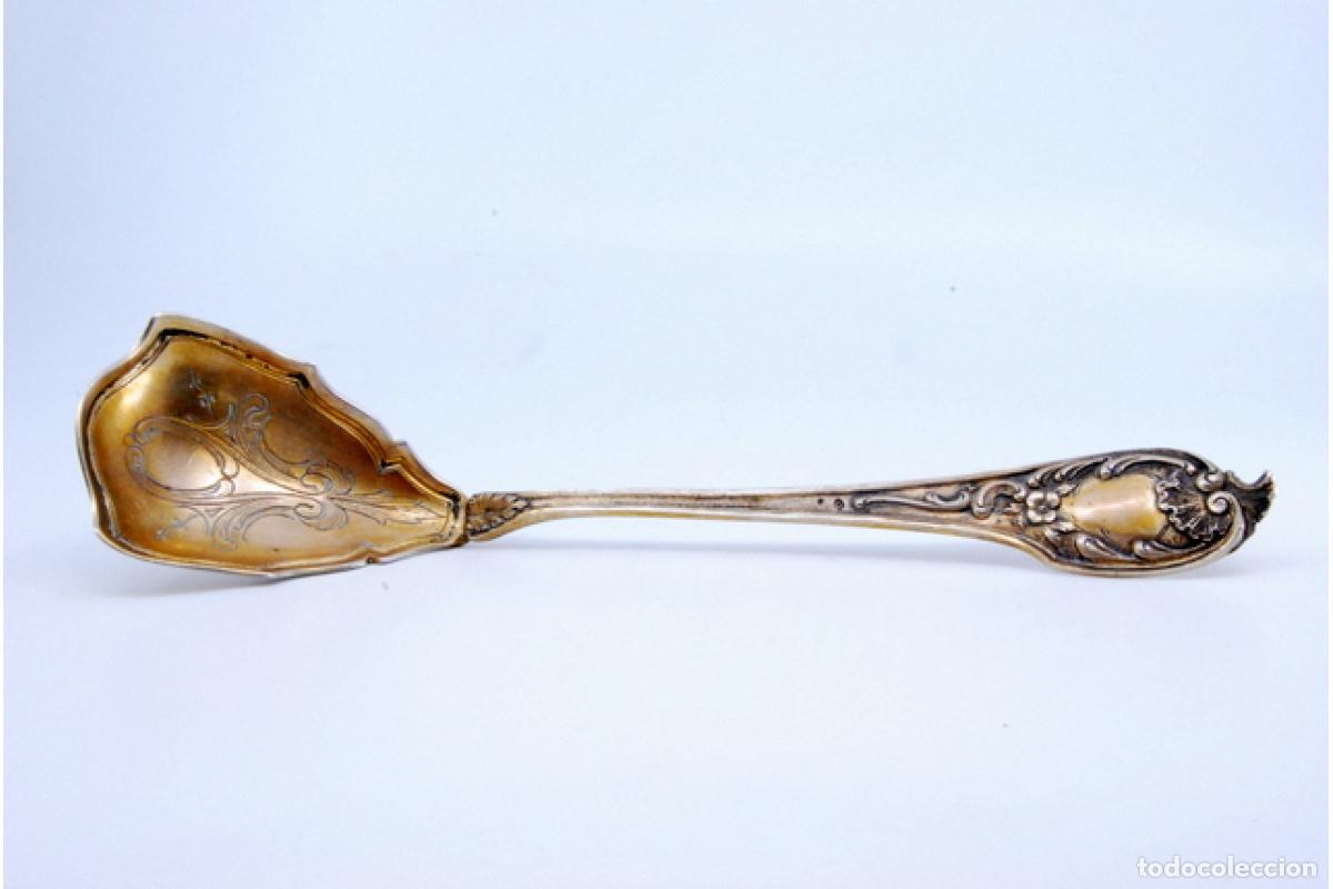 Antig&uuml;edades: Cuchara de postre de plata ba&ntilde;ada en oro - Foto 2