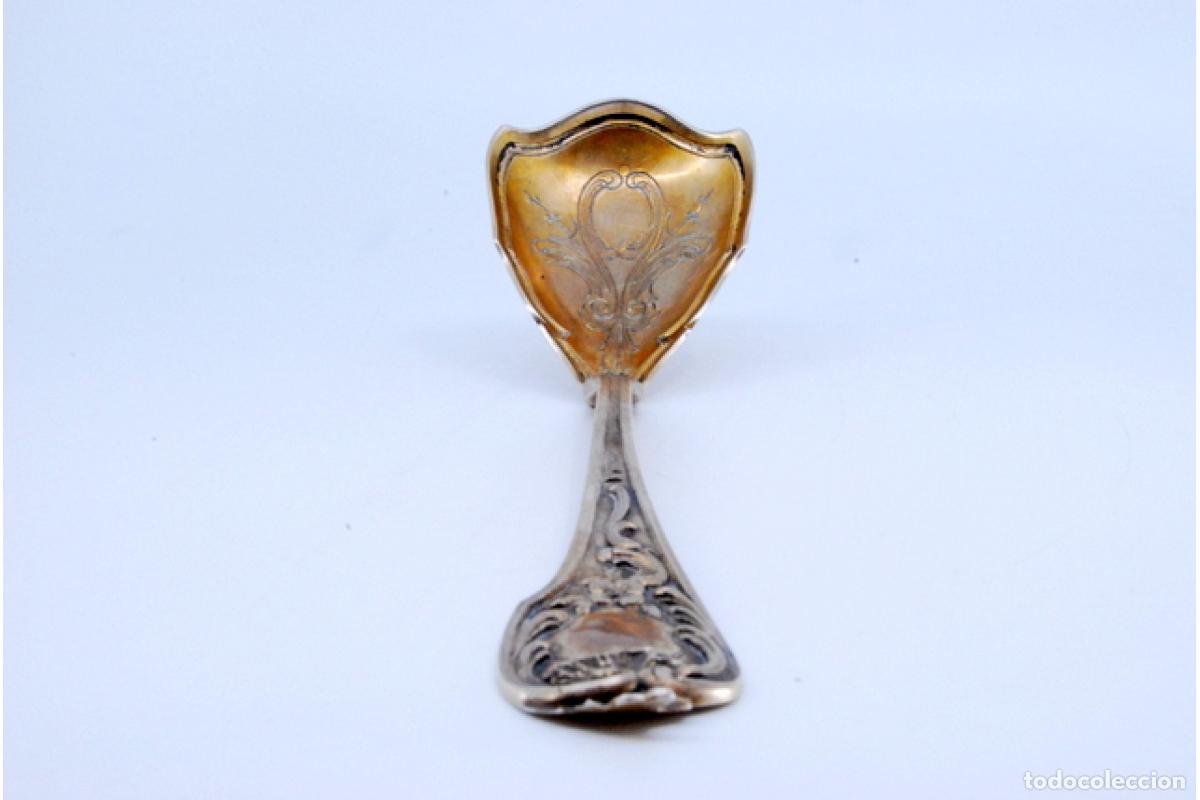 Antig&uuml;edades: Cuchara de postre de plata ba&ntilde;ada en oro - Foto 6