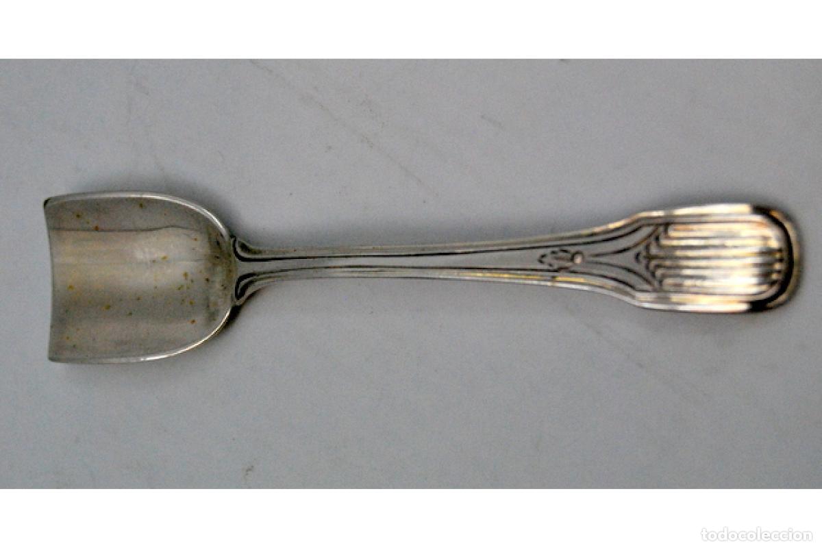 Antig&uuml;edades: cuchara de postre de plata - Foto 4
