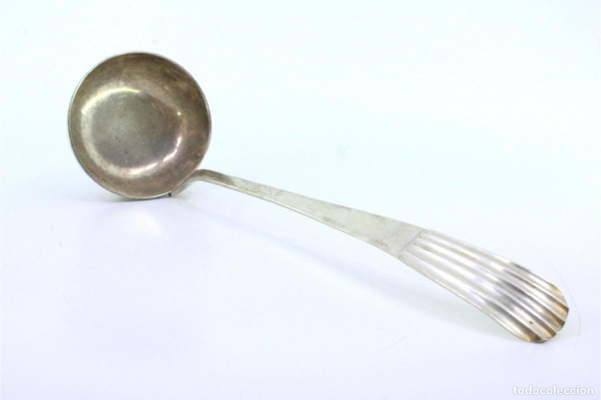 Antig&uuml;edades: Cuchar&oacute;n de sopa de plata - Foto 2